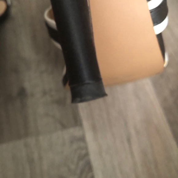 😊 3/$40. Beautiful Black & White heels - Picture 6 of 6